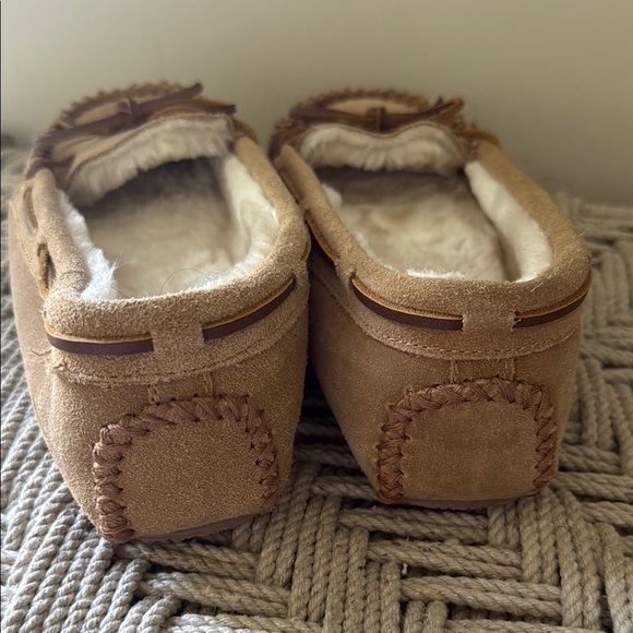 Minnetonka Women 9 Tan Suede Leather Moccasin 4011 Cally Slipper - Picture 3 of 6